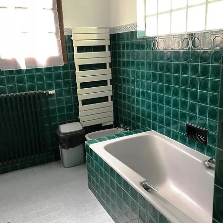 T5 Etage Rue Des Gemmeurs -100 Casa de Férias